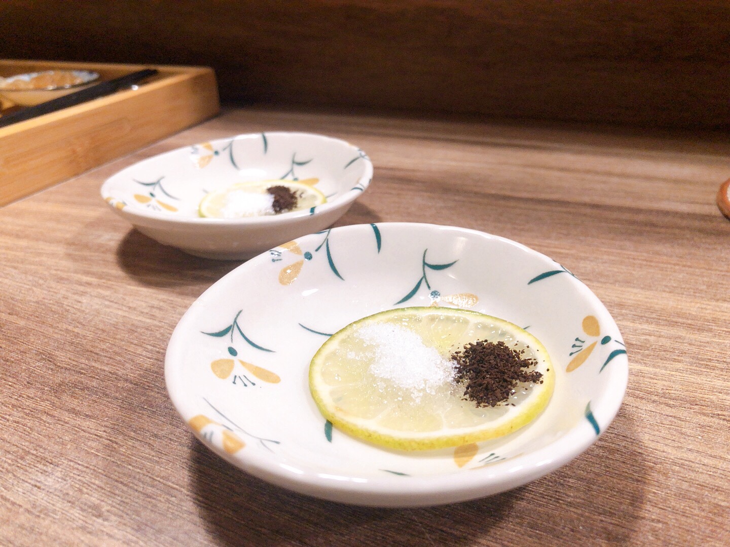 ▲富士咖哩fuji curry-飯後解膩甜點-白糖檸檬片佐咖啡粉。